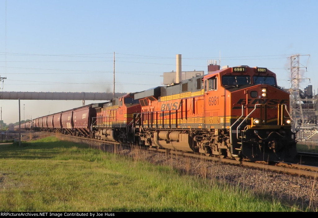 BNSF 6981 West